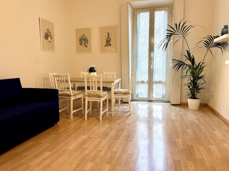 Elegante Appartamento In Centro Mailand Exterior foto